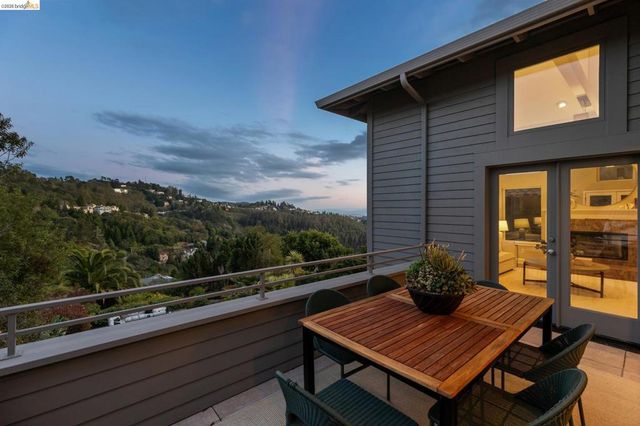 7084 7084 Westmoorland Dr, Berkeley, CA 94705