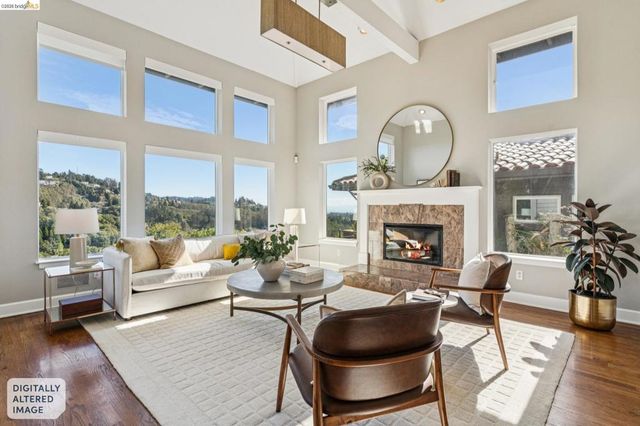 7084 7084 Westmoorland Dr, Berkeley, CA 94705