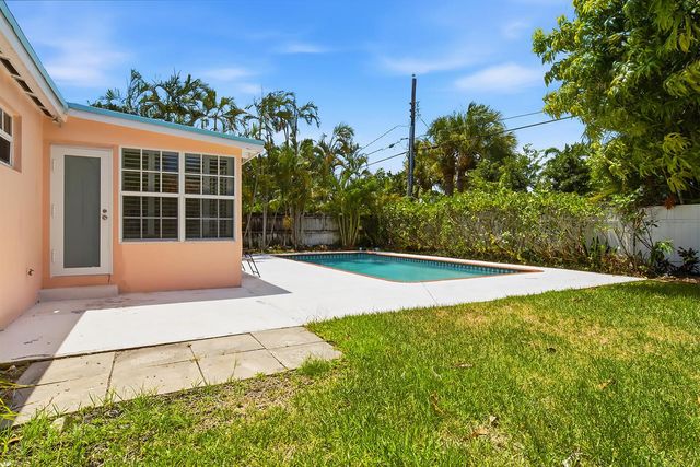 205 RUTLAND Boulevard, West Palm Beach, FL 33405