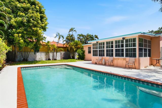 205 RUTLAND Boulevard, West Palm Beach, FL 33405