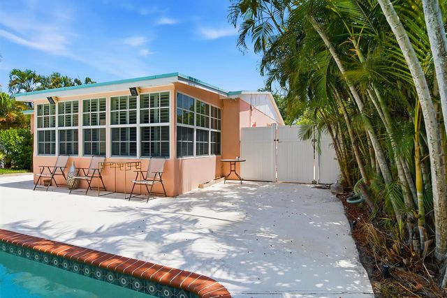 205 RUTLAND Boulevard, West Palm Beach, FL 33405