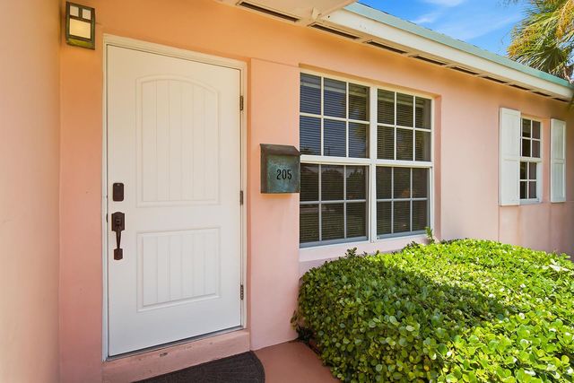 205 RUTLAND Boulevard, West Palm Beach, FL 33405