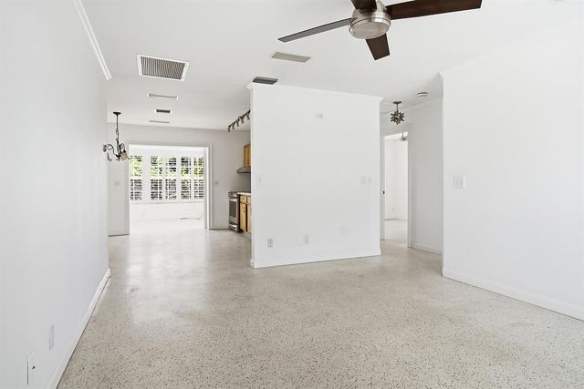 205 RUTLAND Boulevard, West Palm Beach, FL 33405