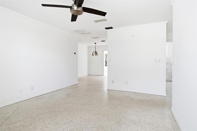 205 RUTLAND Boulevard, West Palm Beach, FL 33405