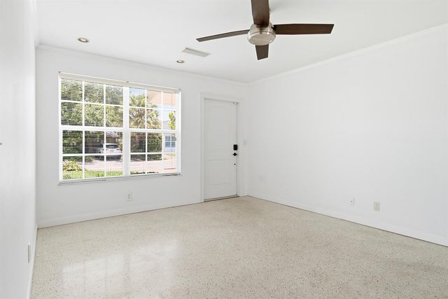 205 RUTLAND Boulevard, West Palm Beach, FL 33405