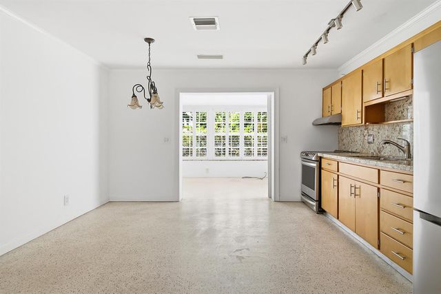 205 RUTLAND Boulevard, West Palm Beach, FL 33405