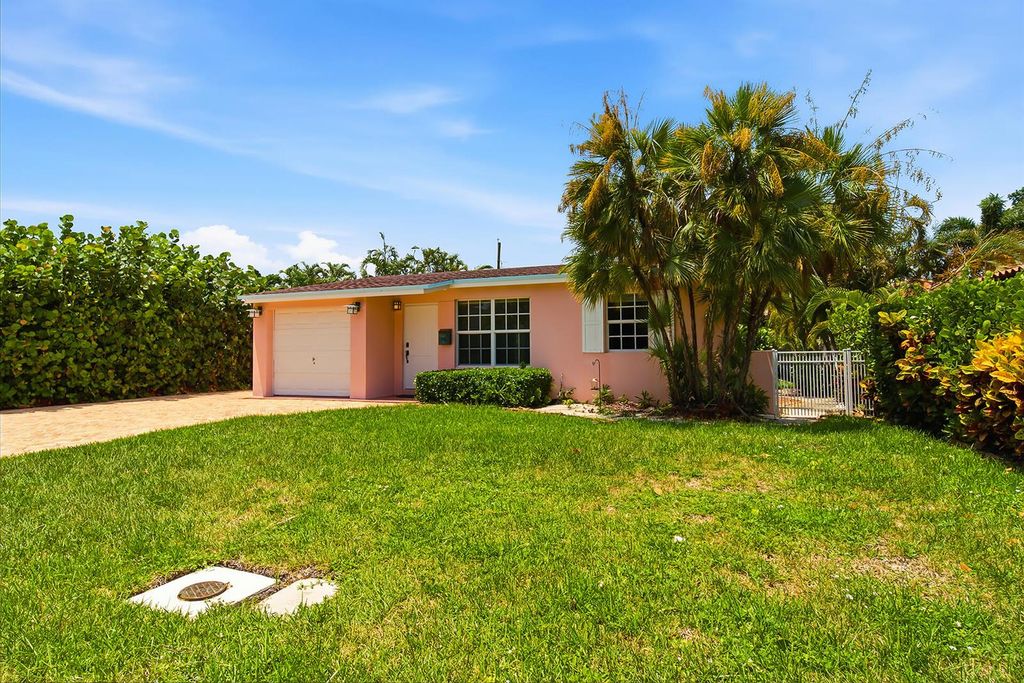 205 RUTLAND Boulevard, West Palm Beach, FL 33405