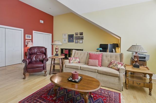 2 Powder Mill Sq 2B, Andover, MA 01810