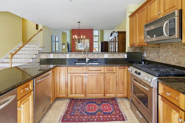 2 Powder Mill Sq 2B, Andover, MA 01810