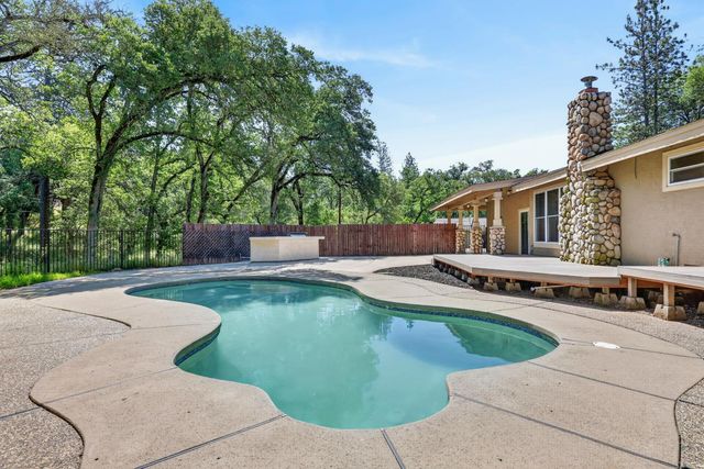 5681 Gold Leaf Ln, Placerville, CA 95667