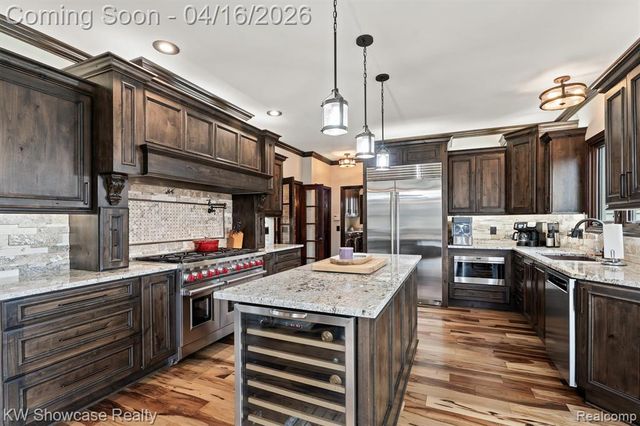 8315 E Allen Road, Fenton, MI 48430
