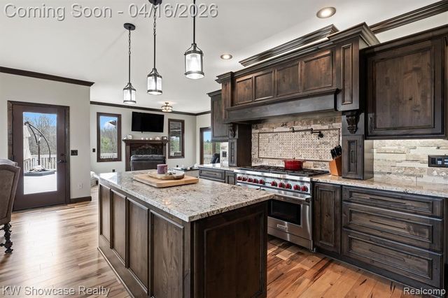 8315 E Allen Road, Fenton, MI 48430