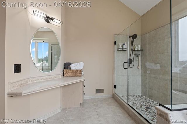 8315 E Allen Road, Fenton, MI 48430