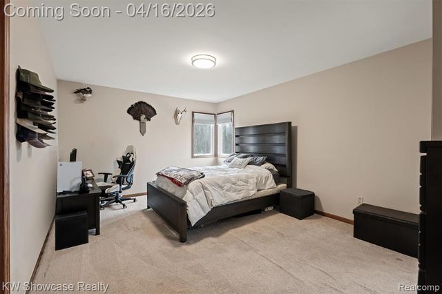 8315 E Allen Road, Fenton, MI 48430