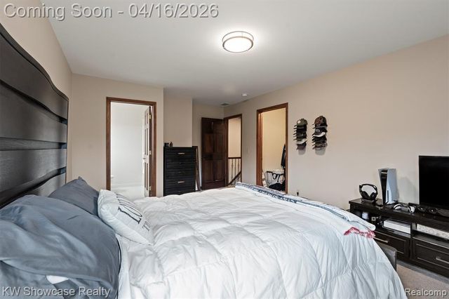 8315 E Allen Road, Fenton, MI 48430