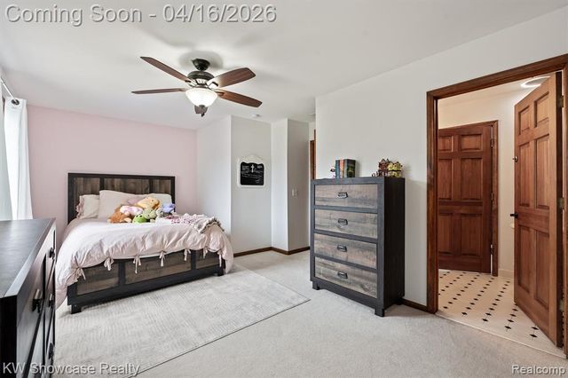 8315 E Allen Road, Fenton, MI 48430