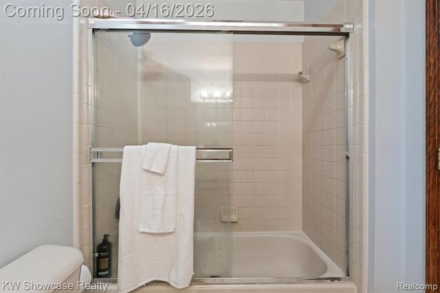 8315 E Allen Road, Fenton, MI 48430