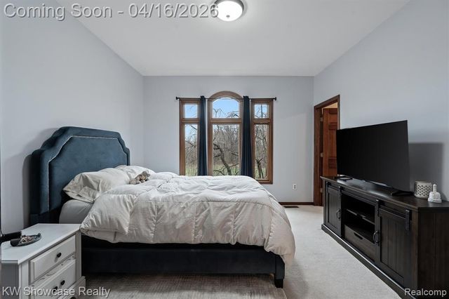 8315 E Allen Road, Fenton, MI 48430