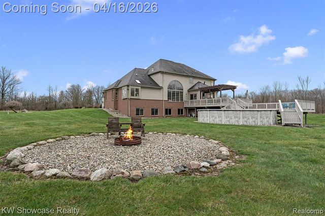 8315 E Allen Road, Fenton, MI 48430