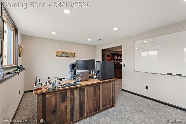 8315 E Allen Road, Fenton, MI 48430