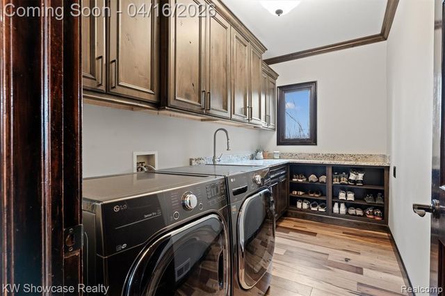 8315 E Allen Road, Fenton, MI 48430
