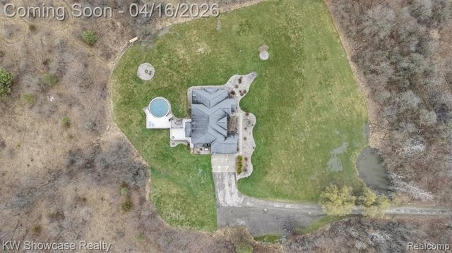8315 E Allen Road, Fenton, MI 48430