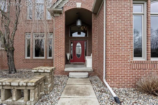 8315 E Allen Road, Fenton, MI 48430