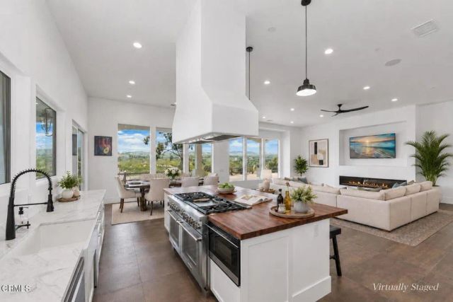 5927 St Maarten Drive, Moorpark, CA 93021
