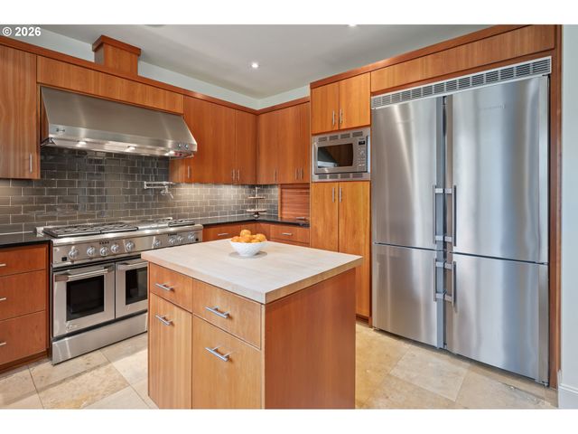 2630 ONYX St, Eugene, OR 97403