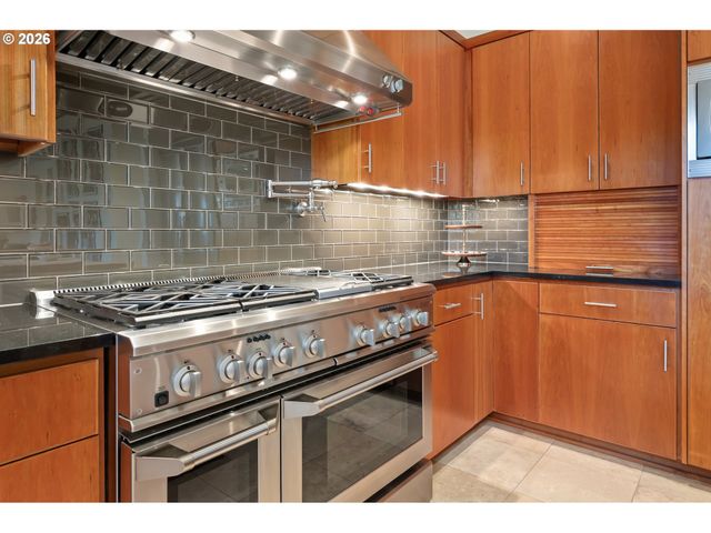 2630 ONYX St, Eugene, OR 97403