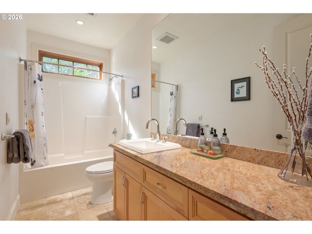 2630 ONYX St, Eugene, OR 97403