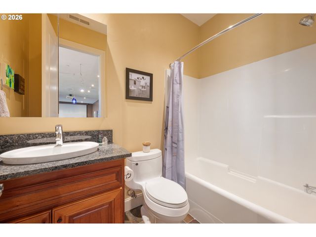 2630 ONYX St, Eugene, OR 97403