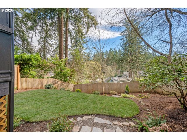 2630 ONYX St, Eugene, OR 97403