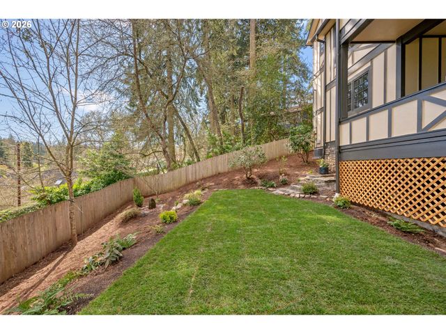 2630 ONYX St, Eugene, OR 97403