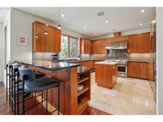 2630 ONYX St, Eugene, OR 97403