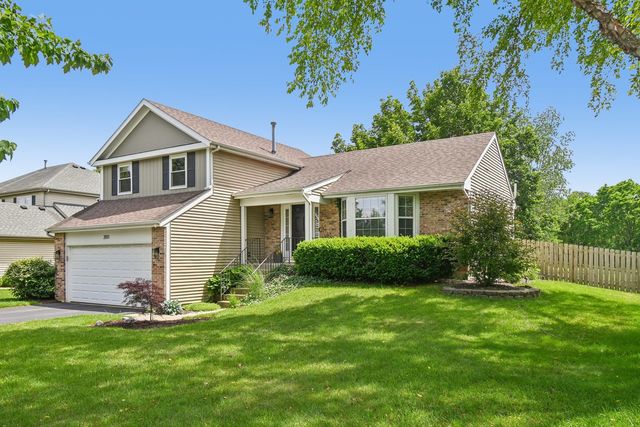 2011 Glenmoor Drive, West Dundee, IL 60118
