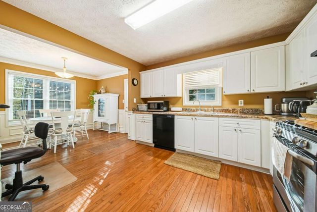 141 N Springs Drive, Acworth, GA 30101