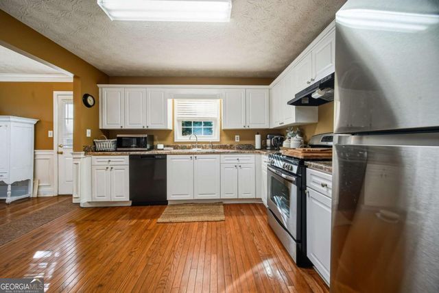 141 N Springs Drive, Acworth, GA 30101