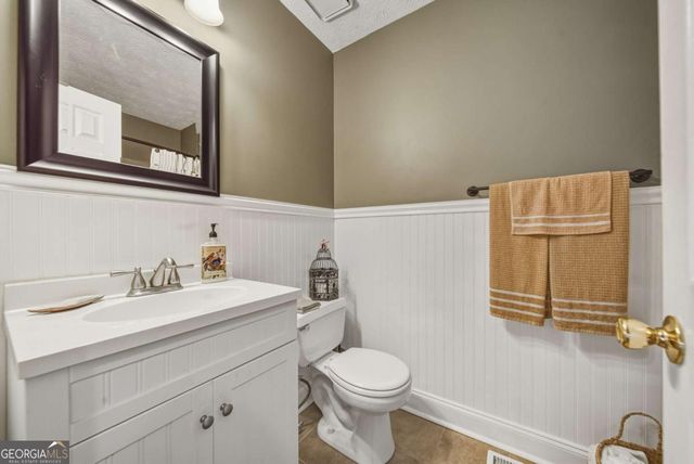 141 N Springs Drive, Acworth, GA 30101