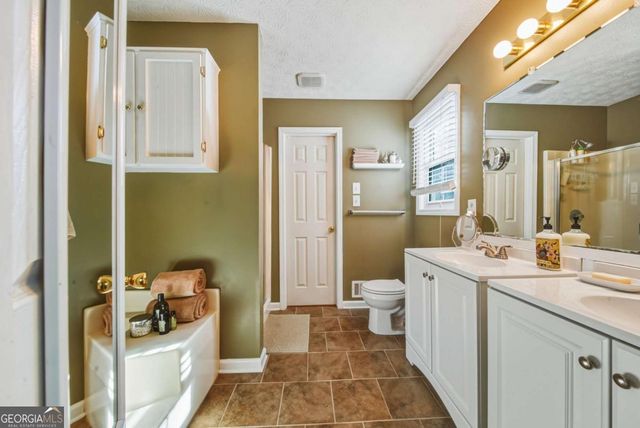 141 N Springs Drive, Acworth, GA 30101