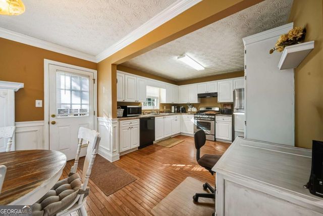 141 N Springs Drive, Acworth, GA 30101