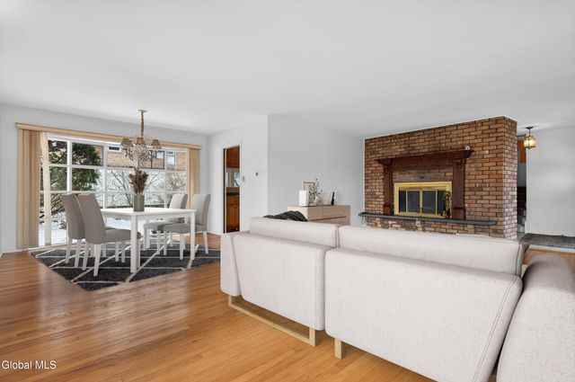 10 Campus View Drive, Colonie, NY 12211