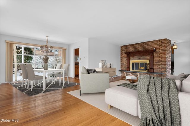 10 Campus View Drive, Colonie, NY 12211