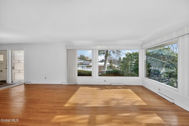 10 Campus View Drive, Colonie, NY 12211