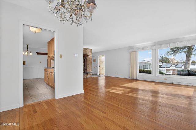 10 Campus View Drive, Colonie, NY 12211