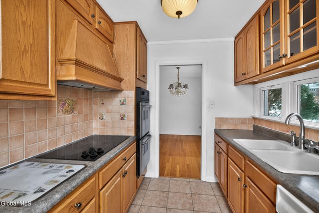 10 Campus View Drive, Colonie, NY 12211