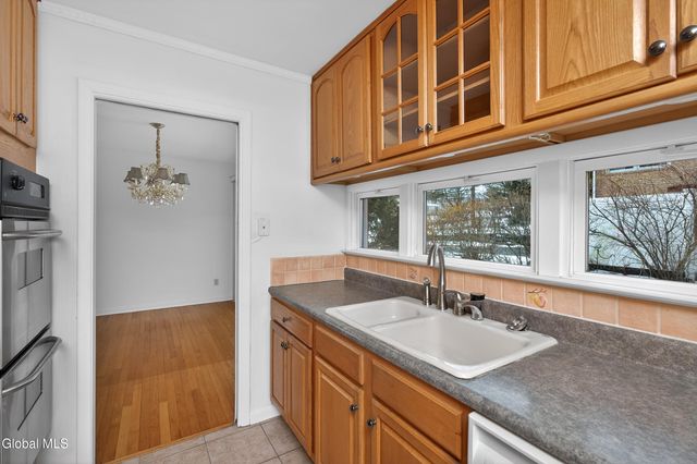 10 Campus View Drive, Colonie, NY 12211