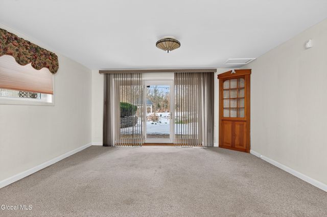 10 Campus View Drive, Colonie, NY 12211