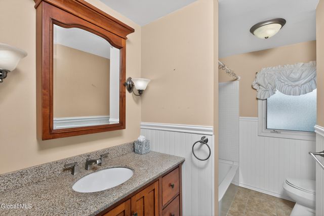 10 Campus View Drive, Colonie, NY 12211