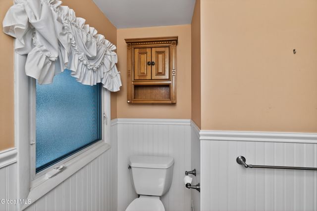 10 Campus View Drive, Colonie, NY 12211